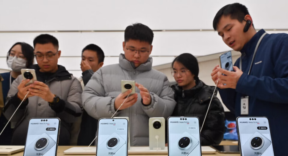 Huawei silent chip progress helping to revive smartphone market share