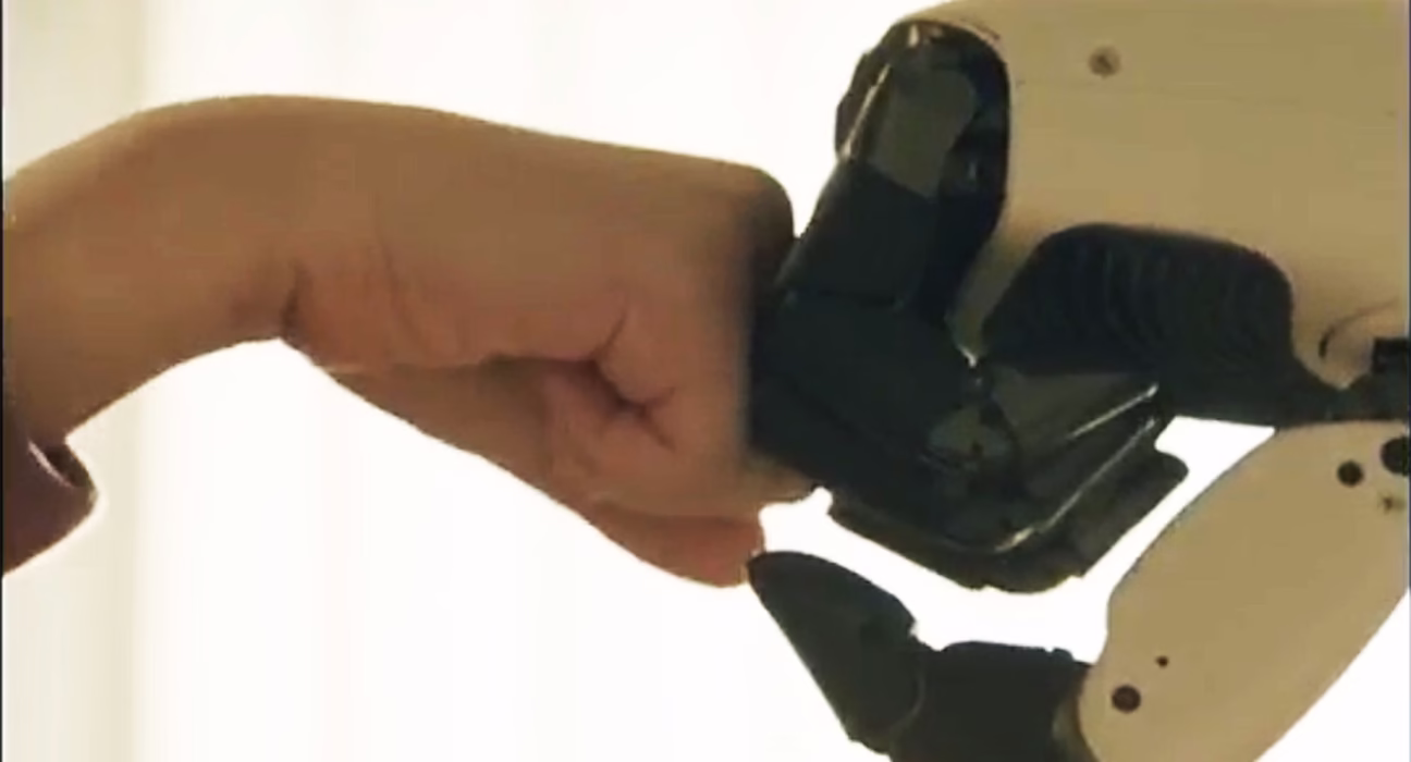 CES 2026 AI robots wearables smart home IoT