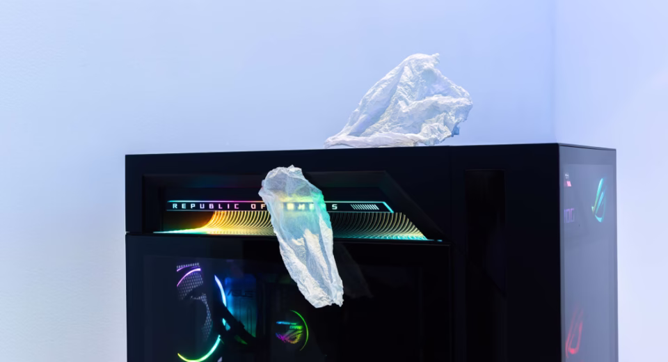 asus holographic fan pc system