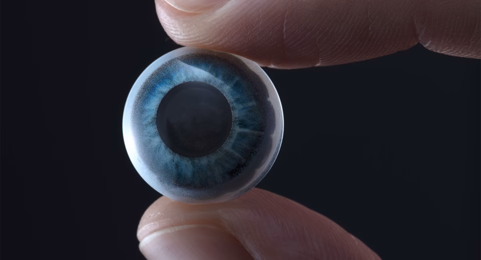 Apple mixed reality contact lenses features